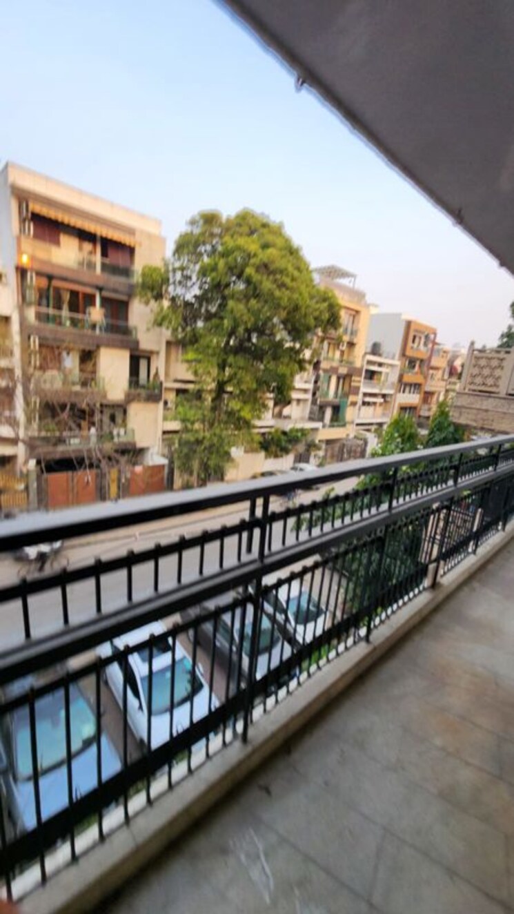 Balcony, greater kailash 3 Bedroom 1800 Sq.Ft. Builder Floor In Greater Kailash Delhi 9825401