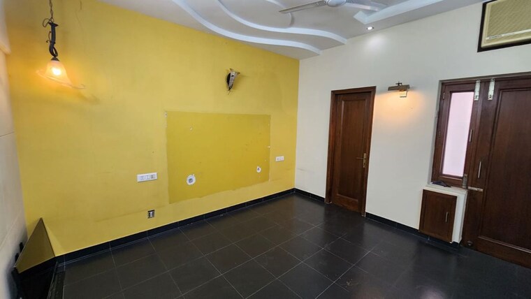 Room, greater kailash 3 Bedroom 1800 Sq.Ft. Builder Floor In Greater Kailash Delhi 9825401