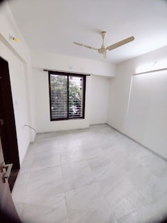 2 BHK Apartment For Sale in Yash Twin Tower