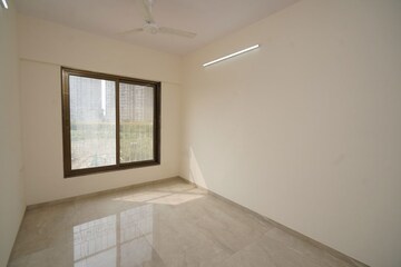 Room in 2 BHK Apartment at Abrol Signature, Malad West – for Rent