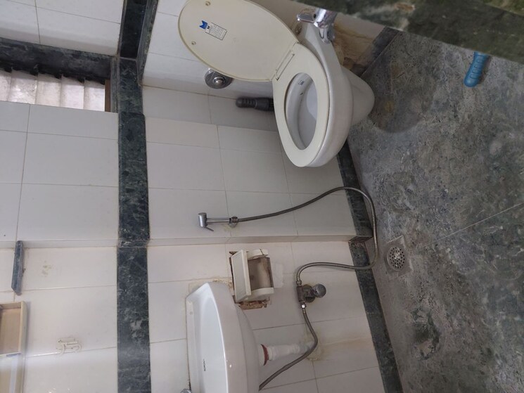 Bathroom, kshitij-chs 2 Bedroom 600 Sq.Ft. Apartment In Goregaon East Mumbai 9825407