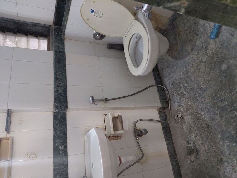 Bathroom, kshitij-chs 2 Bedroom 600 Sq.Ft. Apartment In Goregaon East Mumbai 9825407