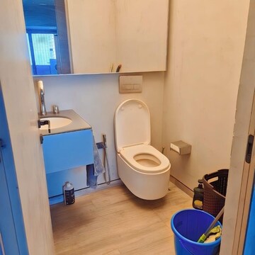 Bathroom in 4 BHK Apartment at Lodha World Crest, Empire Mill – for Rent