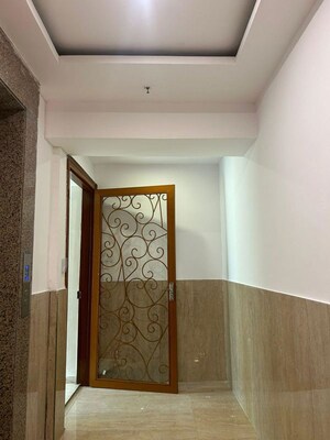 Furnished Amenities in 3 BHK Apartment at Mahagun Mezzaria, Sector 78 – for Rent