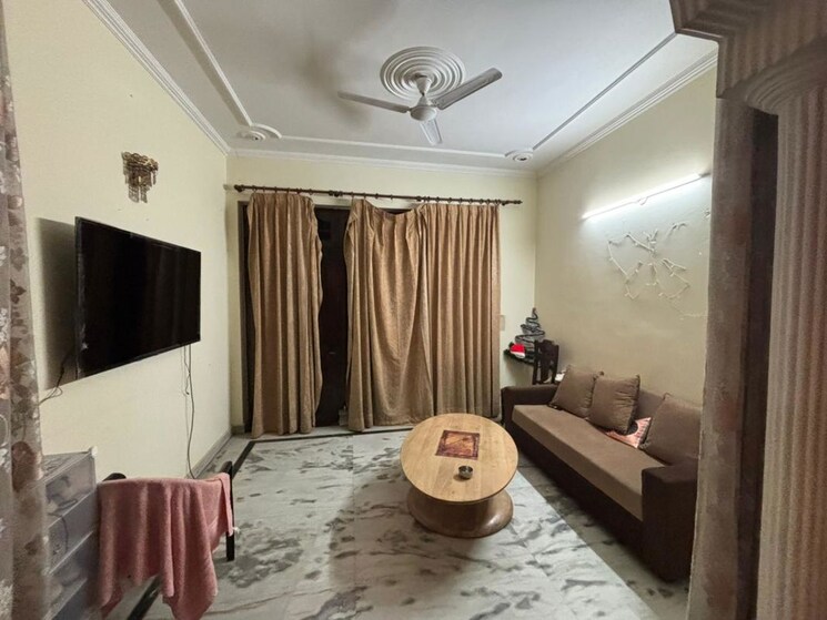 Living Room, sector 15 3 Bedroom 1800 Sq.Ft. Builder Floor In Sector 15 Gurgaon 9825445