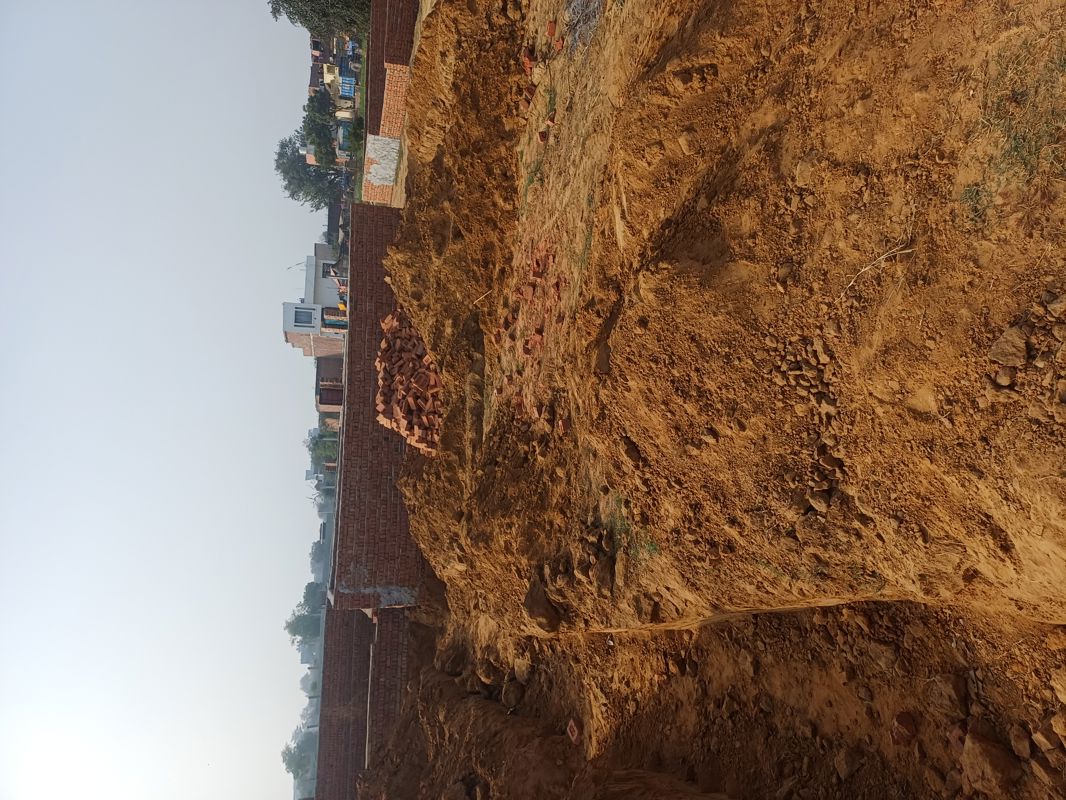 Plot For Sale in Nacholi