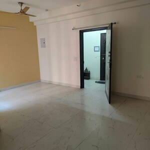 Room in 2 BHK Apartment at Radicon Vedantam, Sector 16c Greater Noida – for Rent