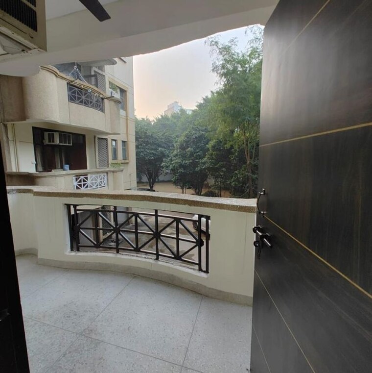 Balcony, aravali-hills 3 Bedroom 1800 Sq.Ft. Apartment In Sector 56 Gurgaon 9825474