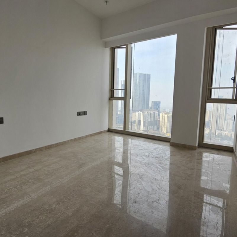 3 BHK + Servant Room Apartment For Rent in Lodha The Park