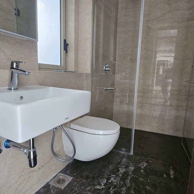 Bathroom, lodha-the-park 3 Bedroom 1290 Sq.Ft. Apartment In Century Mills Mumbai 9825478