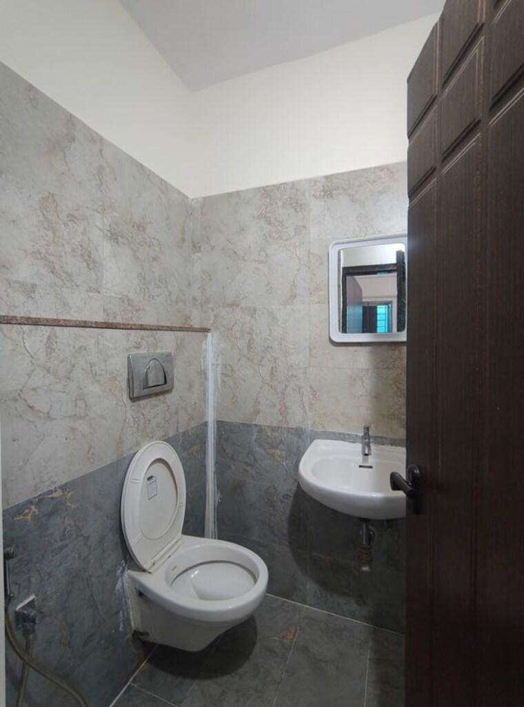 Bathroom, hsr layout 1 Bedroom 800 Sq.Ft. Builder Floor In Hsr Layout Bangalore 9825480