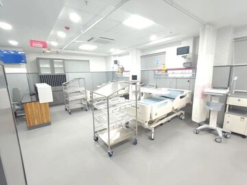 Team Area in  Showroom at Hrbr Layout – for Sale