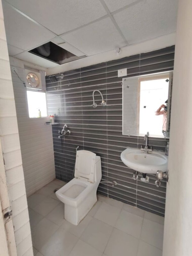Bathroom, jkg-palm-court 3 Bedroom 1395 Sq.Ft. Apartment In Sector 16c Greater Noida Greater Noida 9825484