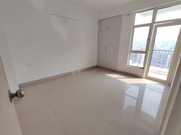 Room in 3 BHK Apartment at JKG Palm Court, Sector 16c Greater Noida – for Rent