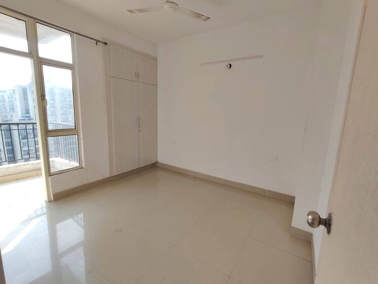 Room, jkg-palm-court 3 Bedroom 1395 Sq.Ft. Apartment In Sector 16c Greater Noida Greater Noida 9825484