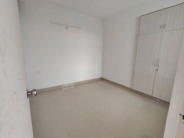 Room in 3 BHK Apartment at JKG Palm Court, Sector 16c Greater Noida – for Rent