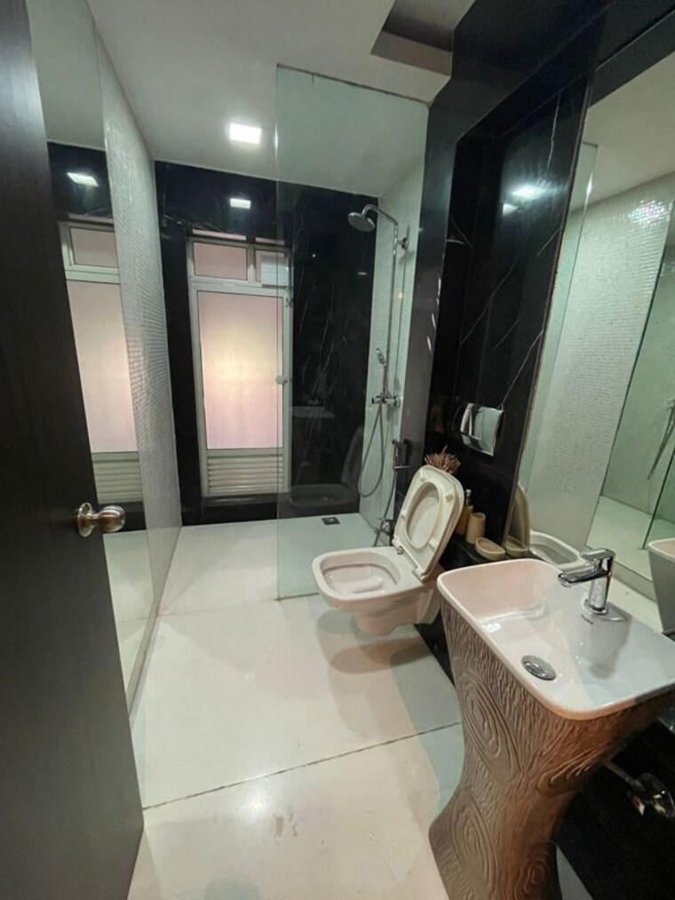 Bathroom, nahar-barberry-bryony 3 Bedroom 3084 Sq.Ft. Apartment In Chandivali Mumbai 9825467