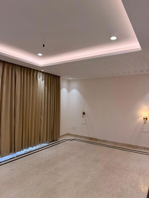 Room in 6+ BHK Apartment at Sector 12 Panchkula – for Sale