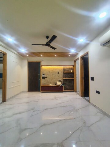 Bedroom in 3 BHK Builder Floor at Sector 46 – for Rent