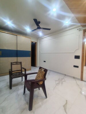 Master Bedroom in 3 BHK Builder Floor at Sector 46 – for Rent