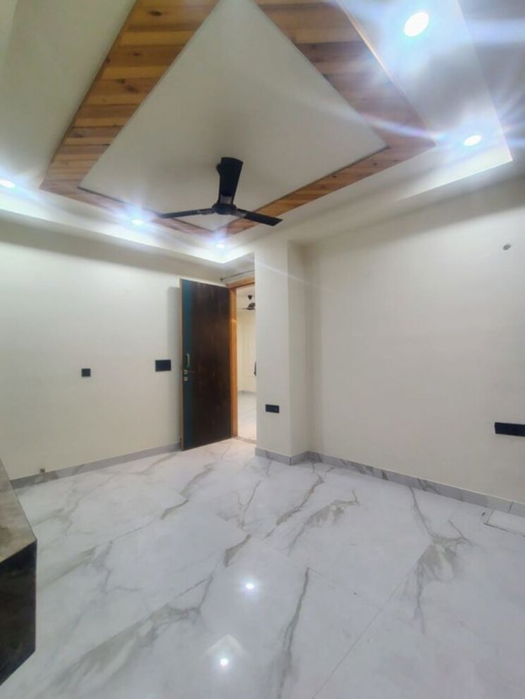 Room, sector 46 3 Bedroom 2050 Sq.Ft. Builder Floor In Sector 46 Gurgaon 9825459