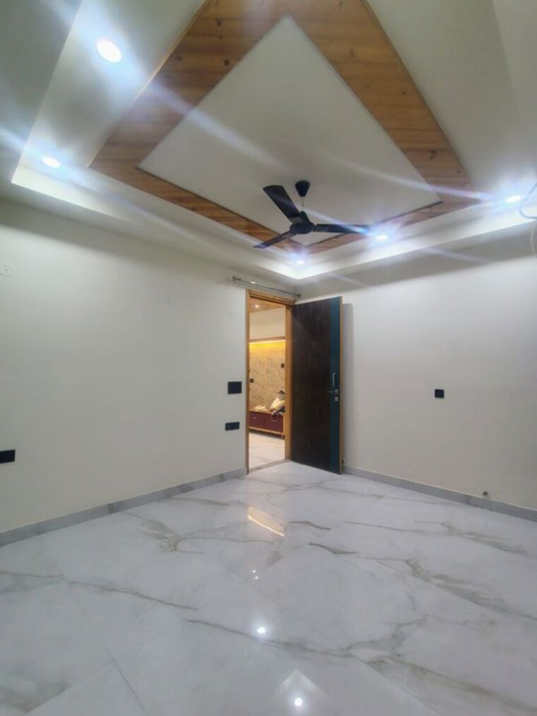 Room, sector 46 3 Bedroom 2050 Sq.Ft. Builder Floor In Sector 46 Gurgaon 9825459