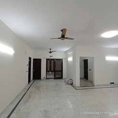 4 BHK + Pooja Room,Servant Room,Study Room,Extra Room Builder Floor For Sale in Unitech South City II