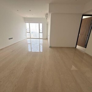 Room in 3 BHK Apartment at Lodha The Park, Century Mills – for Rent