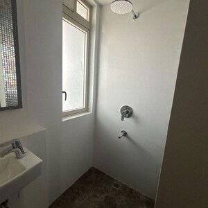 Room in 3 BHK Apartment at Lodha The Park, Century Mills – for Rent