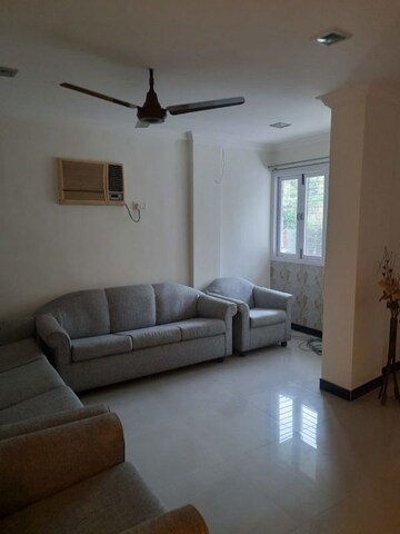 Living Room in 3 BHK Apartment at Morumal Mansion, Khar West – for Rent
