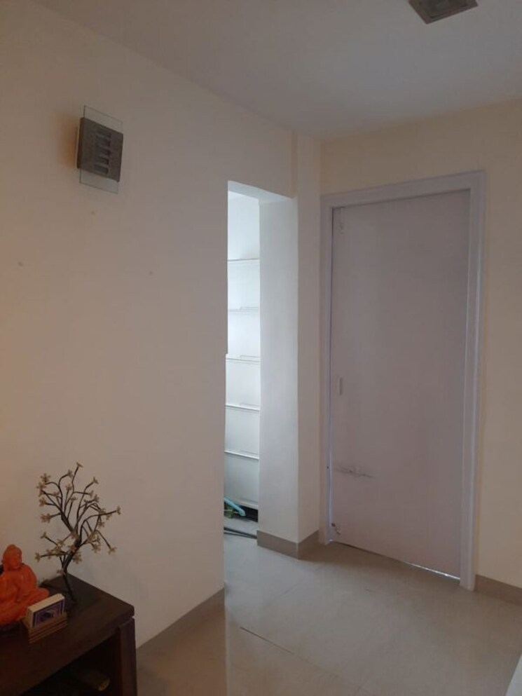 Room, morumal-mansion 3 Bedroom 1600 Sq.Ft. Apartment In Khar West Mumbai 9825524