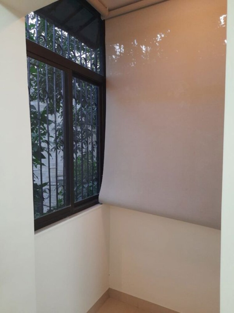 Room, morumal-mansion 3 Bedroom 1600 Sq.Ft. Apartment In Khar West Mumbai 9825524