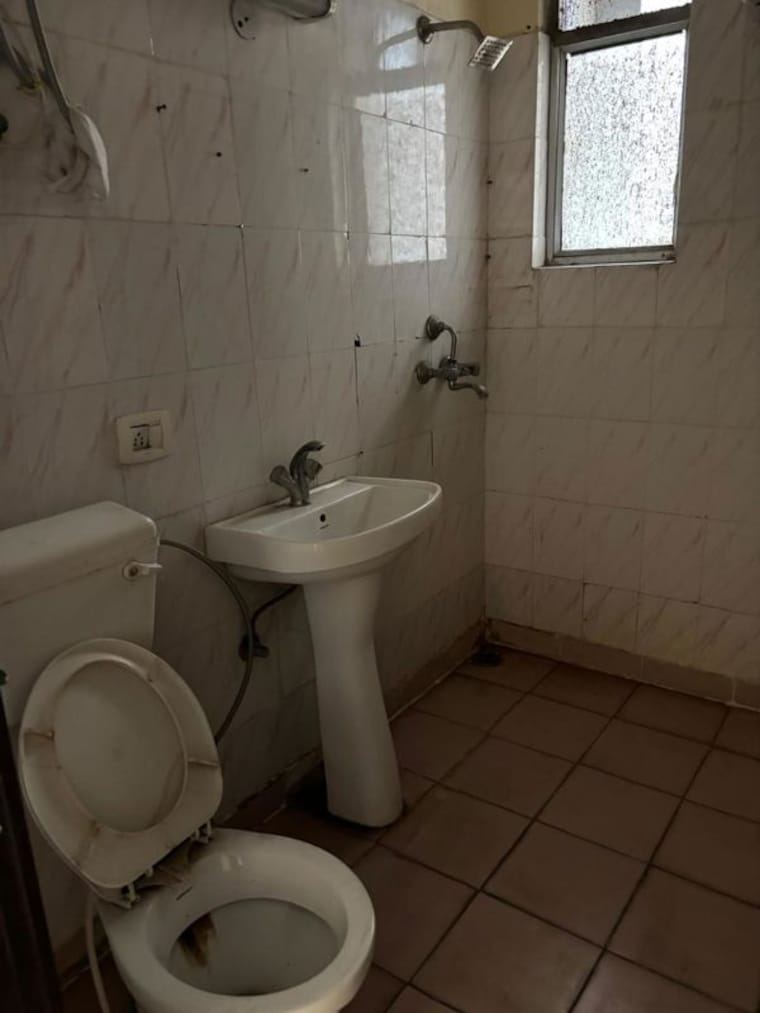 Bathroom, tdi-the-retreat 3 Bedroom 250 Sq.Yd. Apartment In Sector 89 Faridabad 9825569