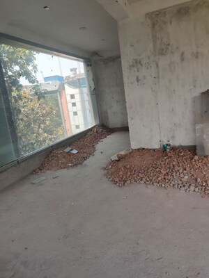 Team Area in  Showroom at Green Park – for Rent