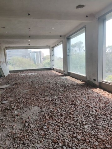  Showroom For Rent in Green Park