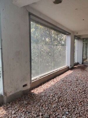 Team Area in  Showroom at Green Park – for Rent