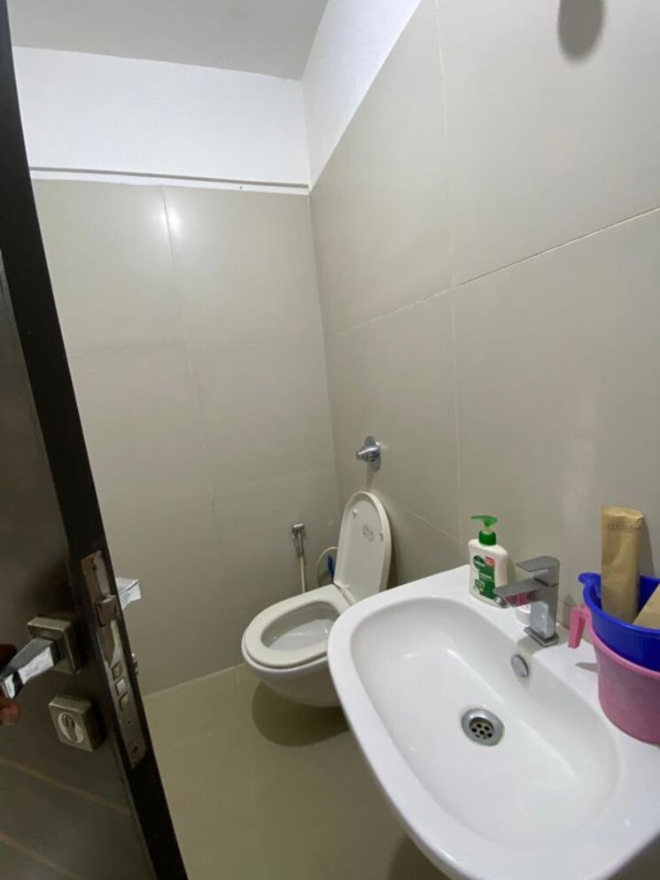 Bathroom, gurukrupa-marina-enclave 1 Bedroom 441 Sq.Ft. Apartment In Malad West Mumbai 9825583