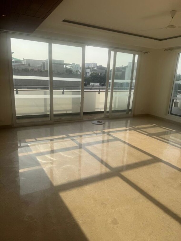 Room, vasant vihar 4 Bedroom 5400 Sq.Ft. Builder Floor In Vasant Vihar Delhi 9825602