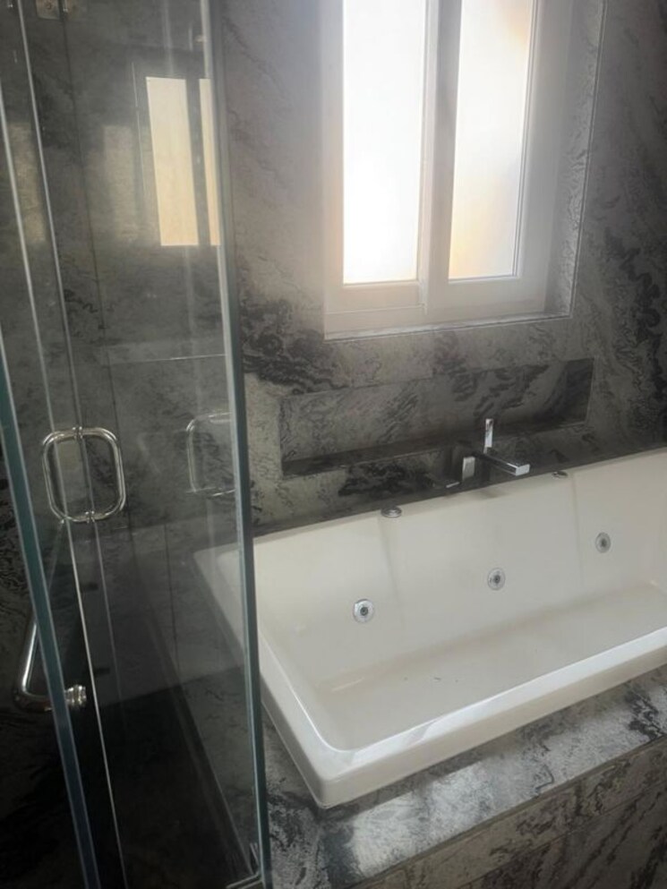Bathroom, vasant vihar 4 Bedroom 5400 Sq.Ft. Builder Floor In Vasant Vihar Delhi 9825602