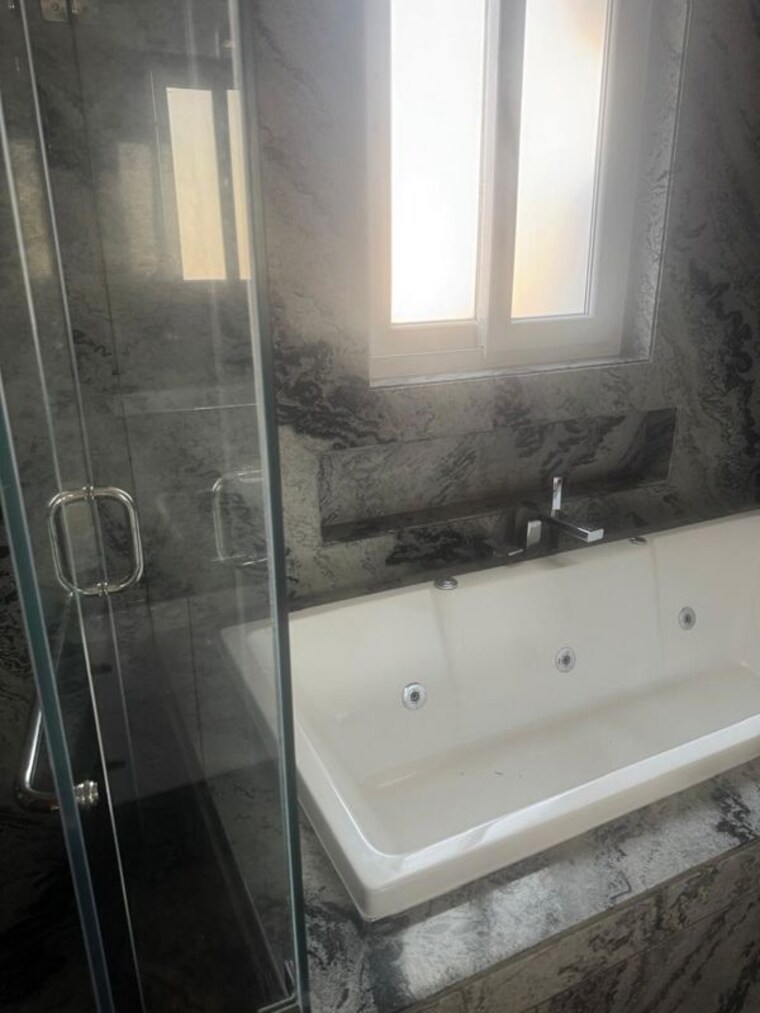 Bathroom, vasant vihar 4 Bedroom 5400 Sq.Ft. Builder Floor In Vasant Vihar Delhi 9825602