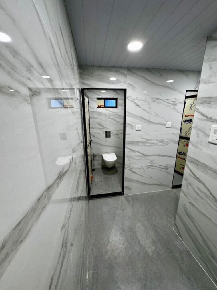 Washroom, wagle industrial estate Commercial Office Space 2300 Sq.Ft. In Wagle Industrial Estate Thane 9825592