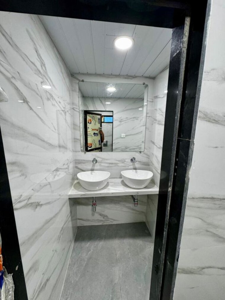 Bathroom, wagle industrial estate Commercial Office Space 2300 Sq.Ft. In Wagle Industrial Estate Thane 9825592