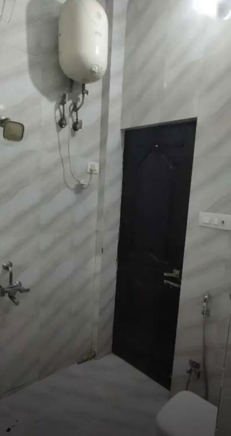 Bathroom, hazratganj 2 Bedroom 1900 Sq.Ft. Apartment In Hazratganj Lucknow 9825615