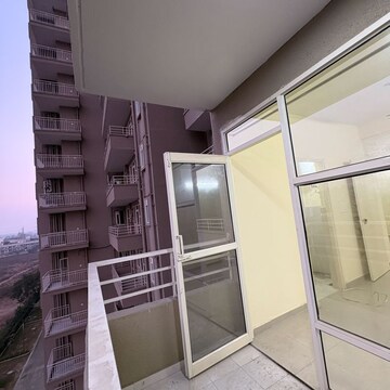 1 BHK Apartment For Rent in Pyramid Altia, Sector 70a