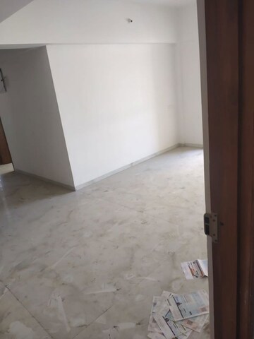 Room in 3 BHK Apartment at Giriraj CHS Naupda, Naupada – for Sale