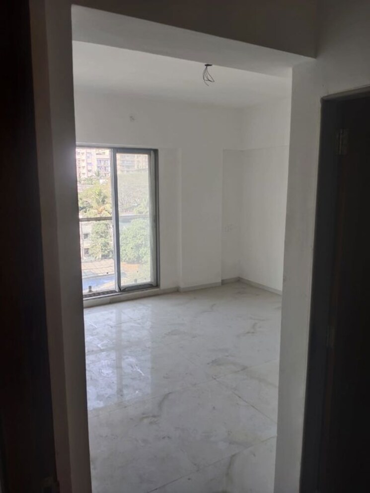 Room, giriraj-chs-naupda 3 Bedroom 925 Sq.Ft. Apartment In Naupada Thane 9825628