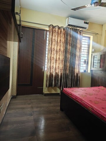Bedroom in 3 BHK Builder Floor at Sector 47 – for Rent