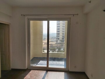Room in 2 BHK Apartment at Supertech Araville, Sector 79 – for Rent