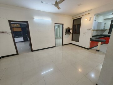 Room in 3 BHK Apartment at CGHS HEWO Apartments, Sector 56 – for Rent