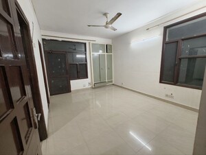 Room in 3 BHK Apartment at CGHS HEWO Apartments, Sector 56 – for Rent